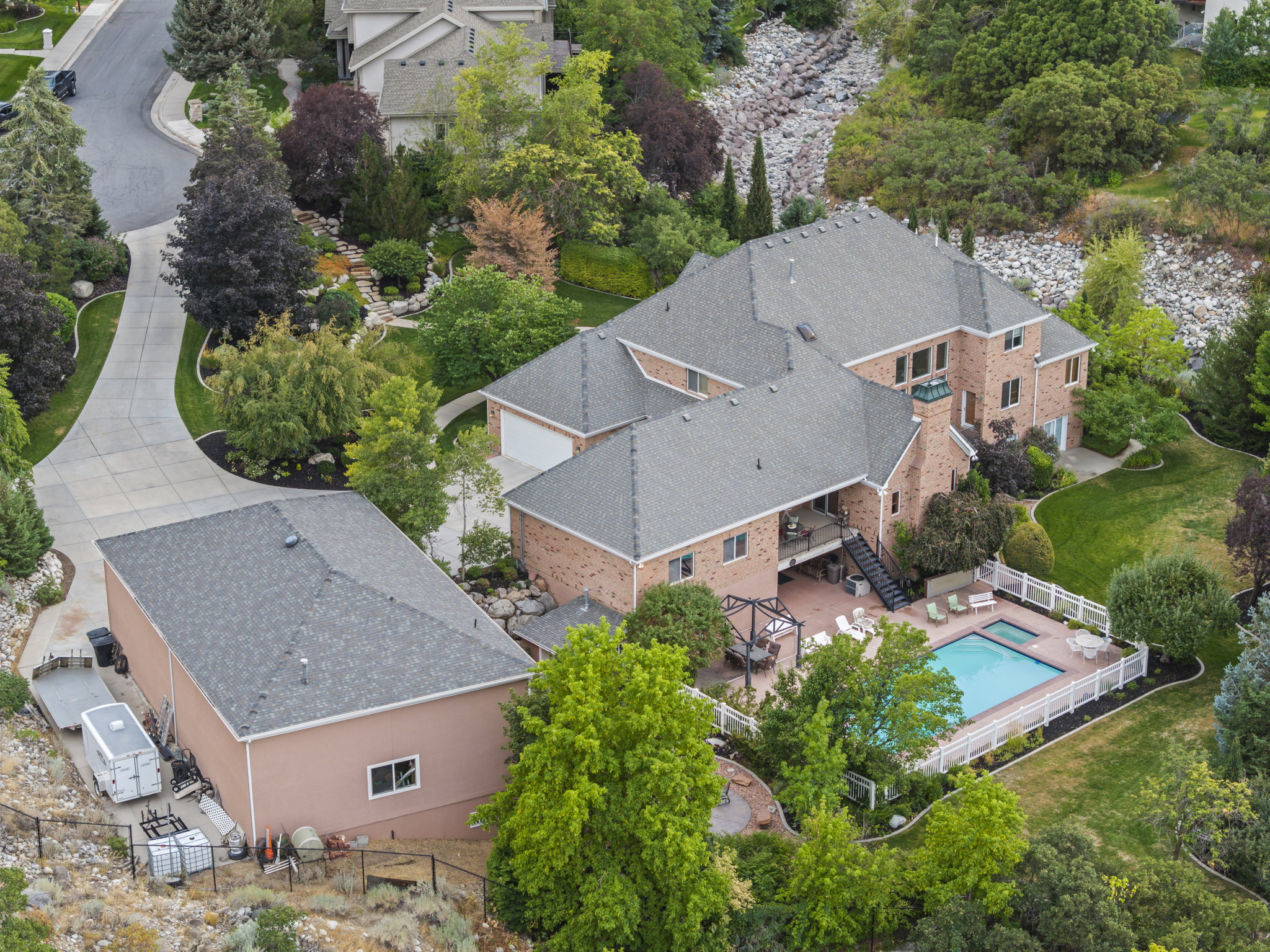 View from above of property featuring a pool area