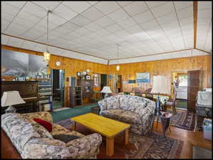 Spacious great room