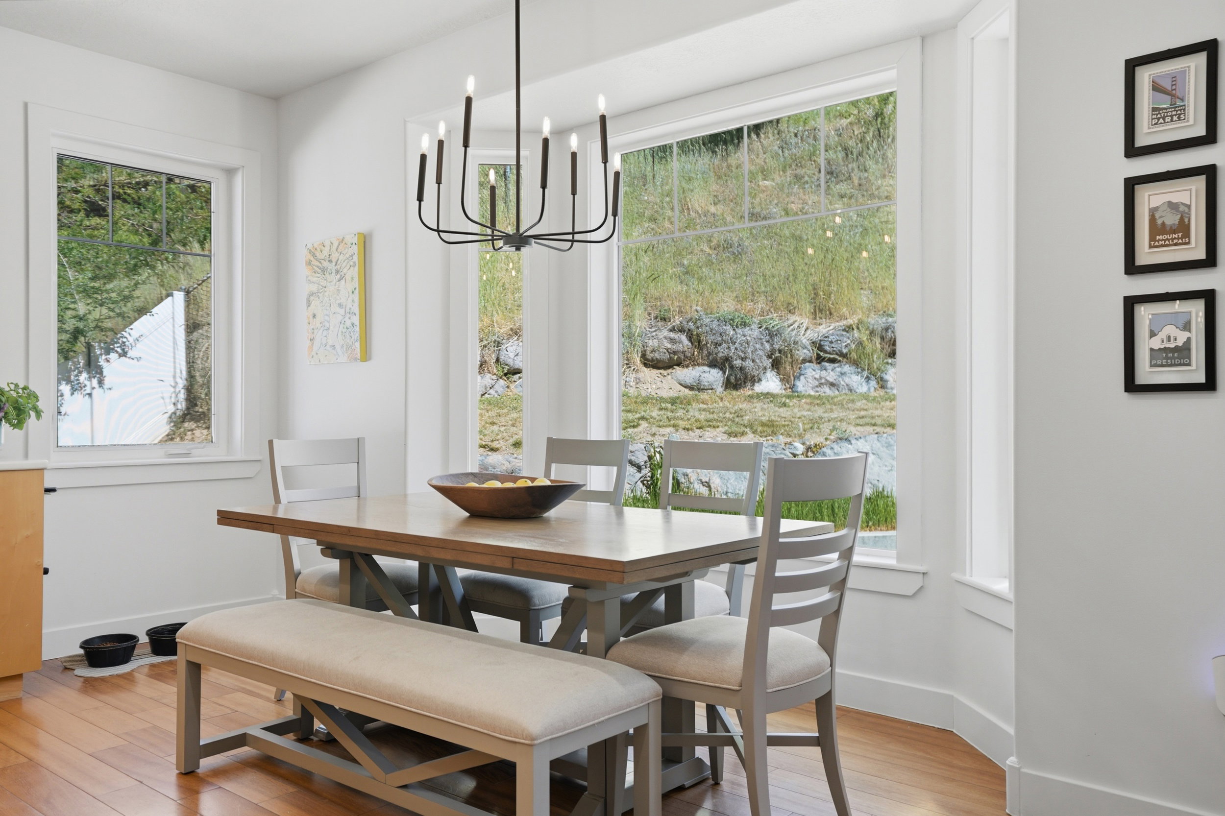 Natural light & big windows illuminate the space