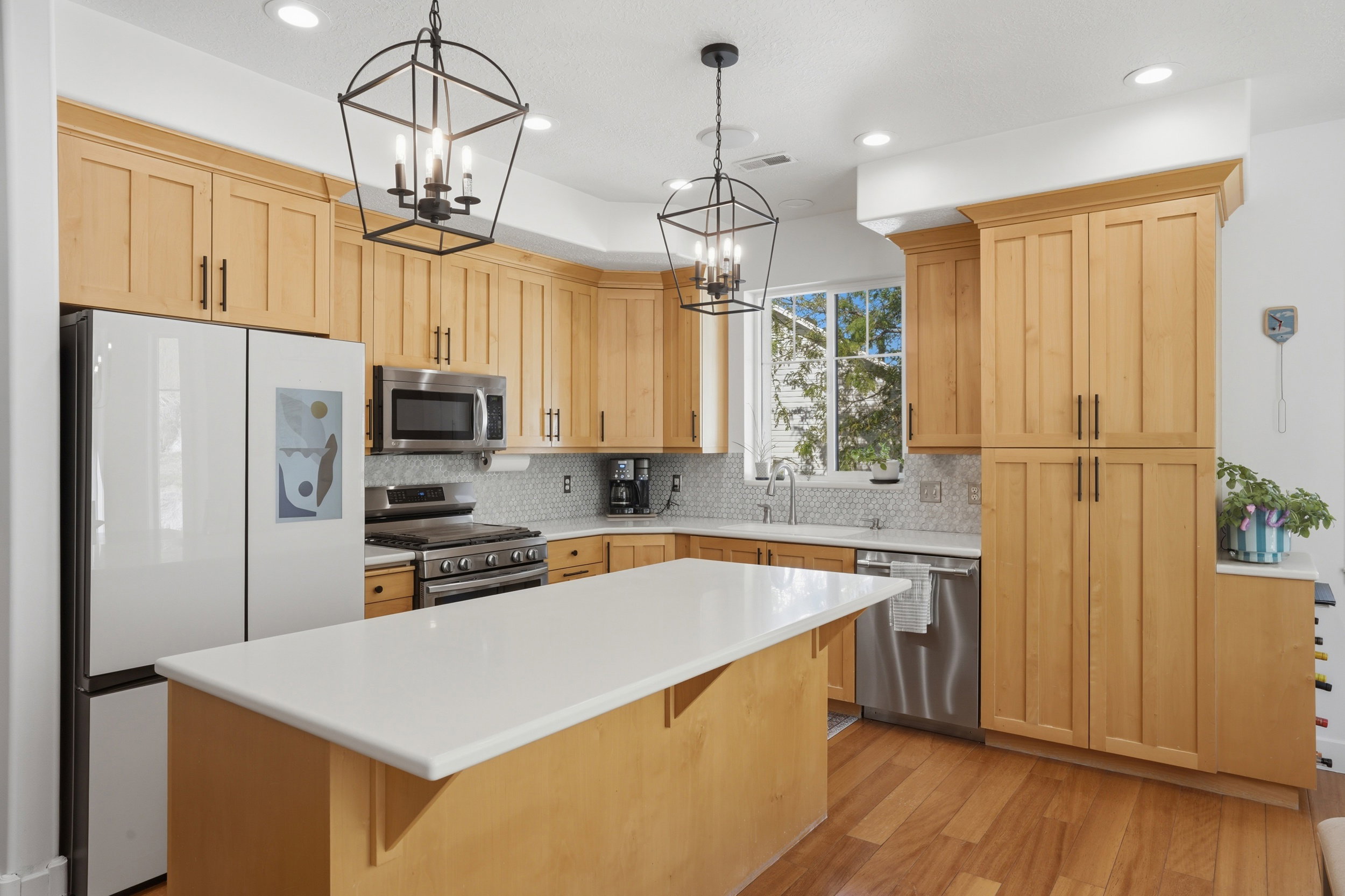 Open concept kitchen for great entertaining