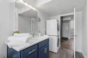 Bathroom/Laundry (Down)