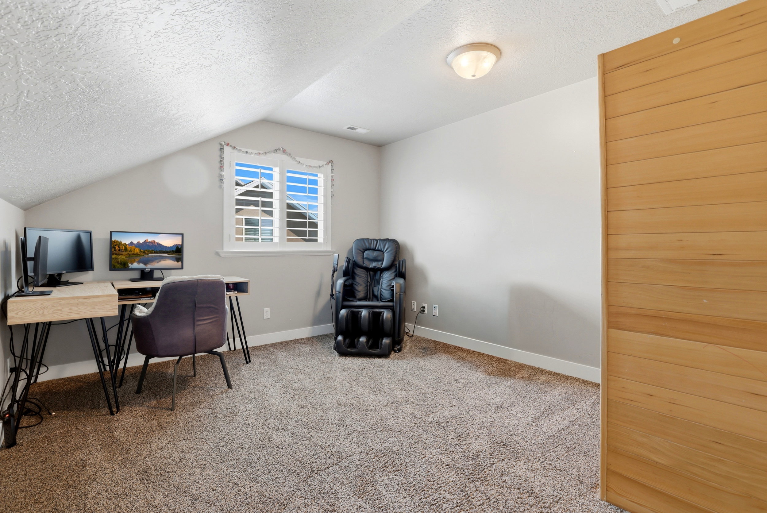 Bonus room off of the primary bedroom