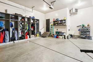 High Ceilings & Built in "Lockers"