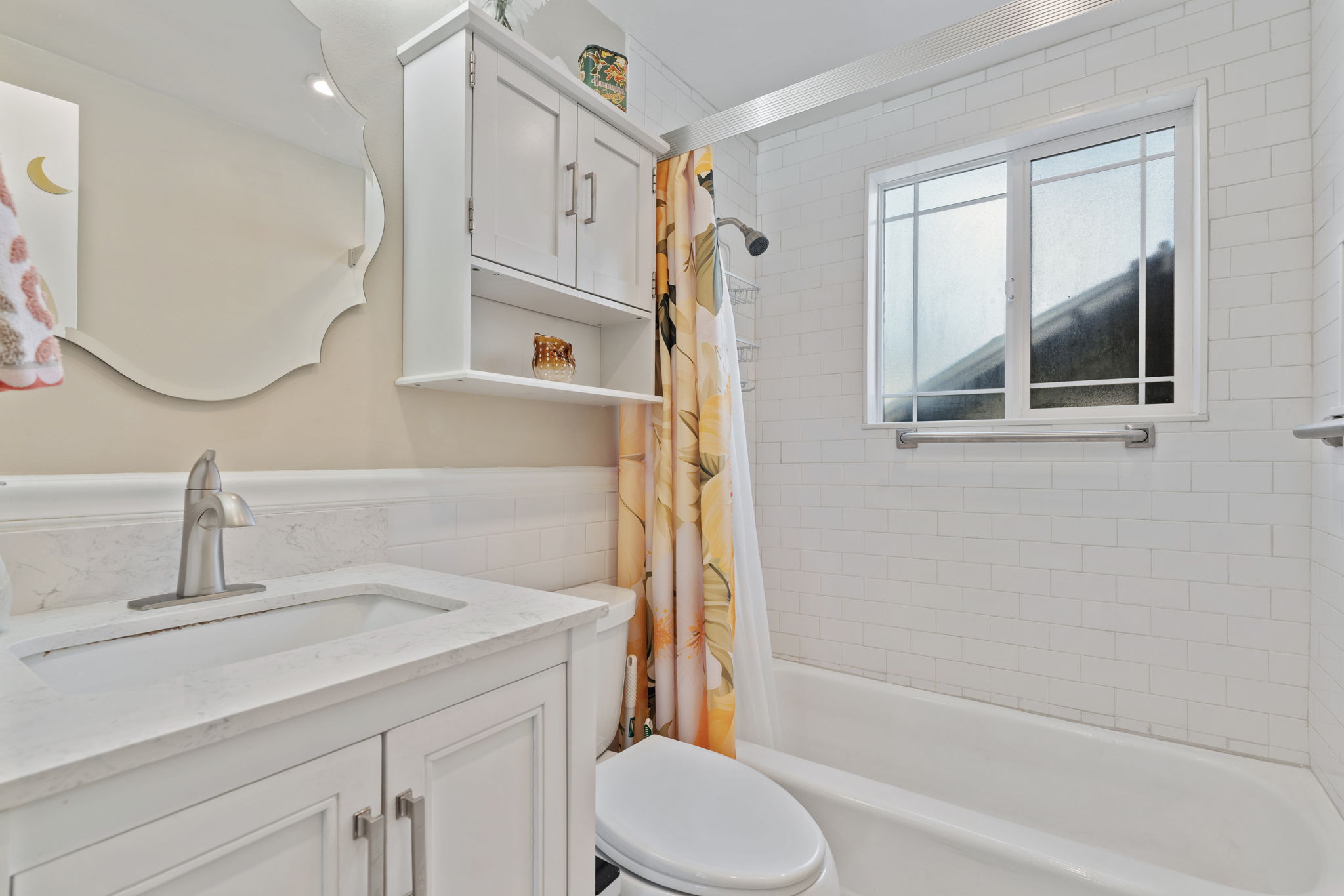 Full Bath on Level 2.