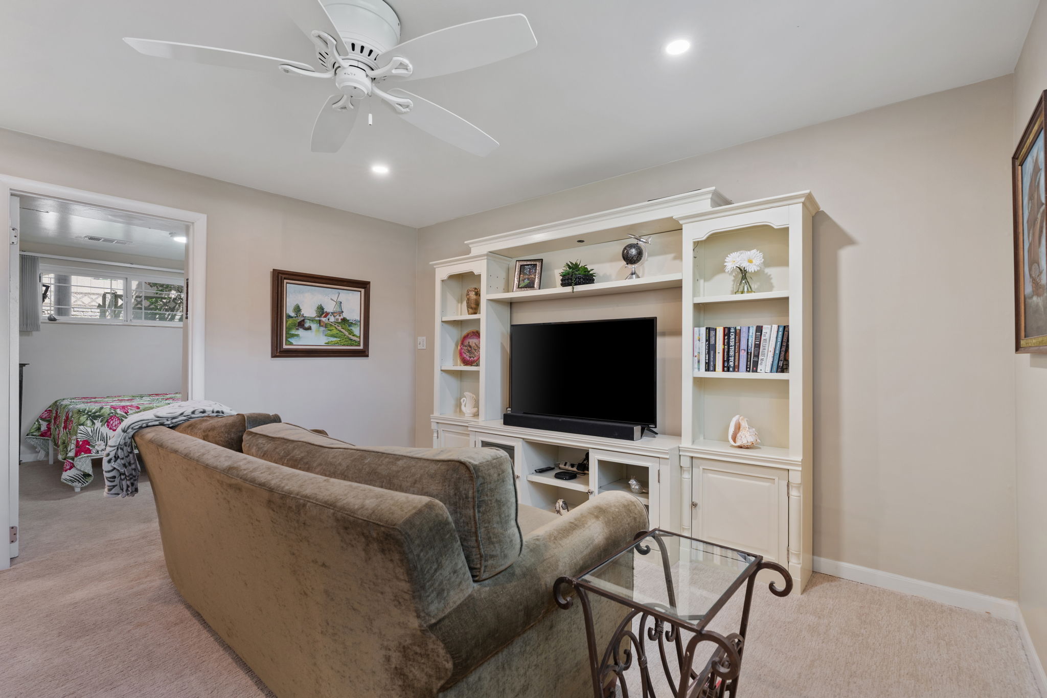 Family Room. Cozy! Game Room. Can Lights.