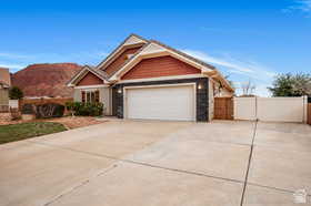 Exterior featuring the beautiful views of Snow Canyon's Red moutains.