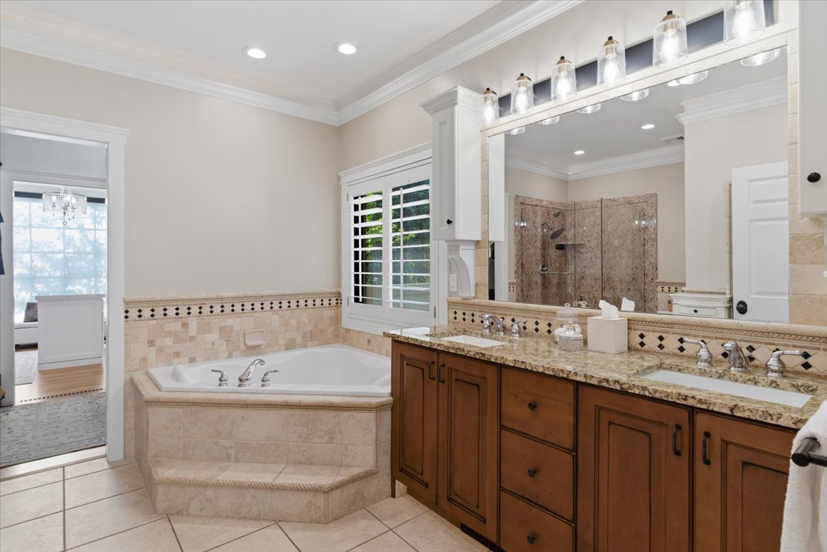 Primary Suite Bathroom