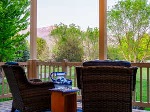 Relax on the Back Deck with Fantastic Views of the Mountains & No Back Neighbors