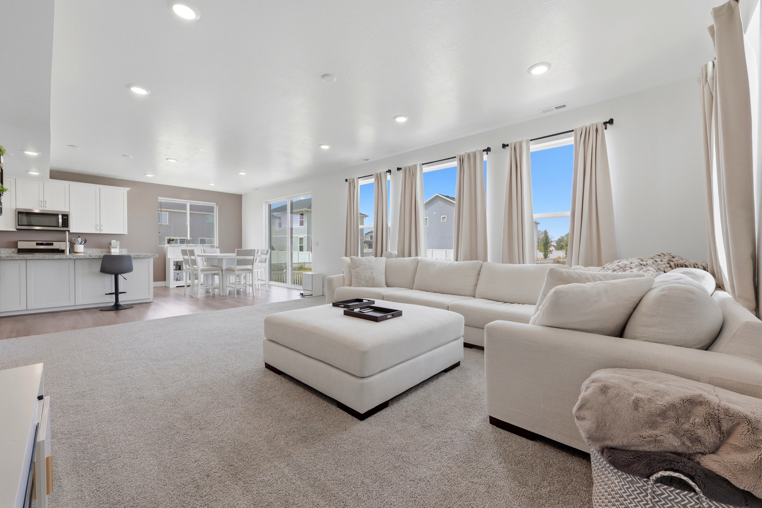 Beautiful open space with tons of windows and llight