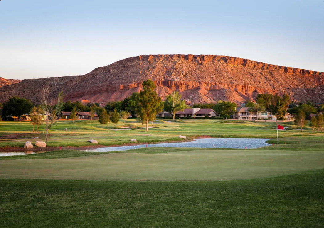 Enjoy the breath taking views of Bloomington Country Club while staying at the Villas.