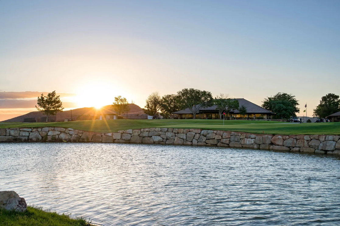 Bloomington Country Club is exclusive to members and guest who stay at the Villas