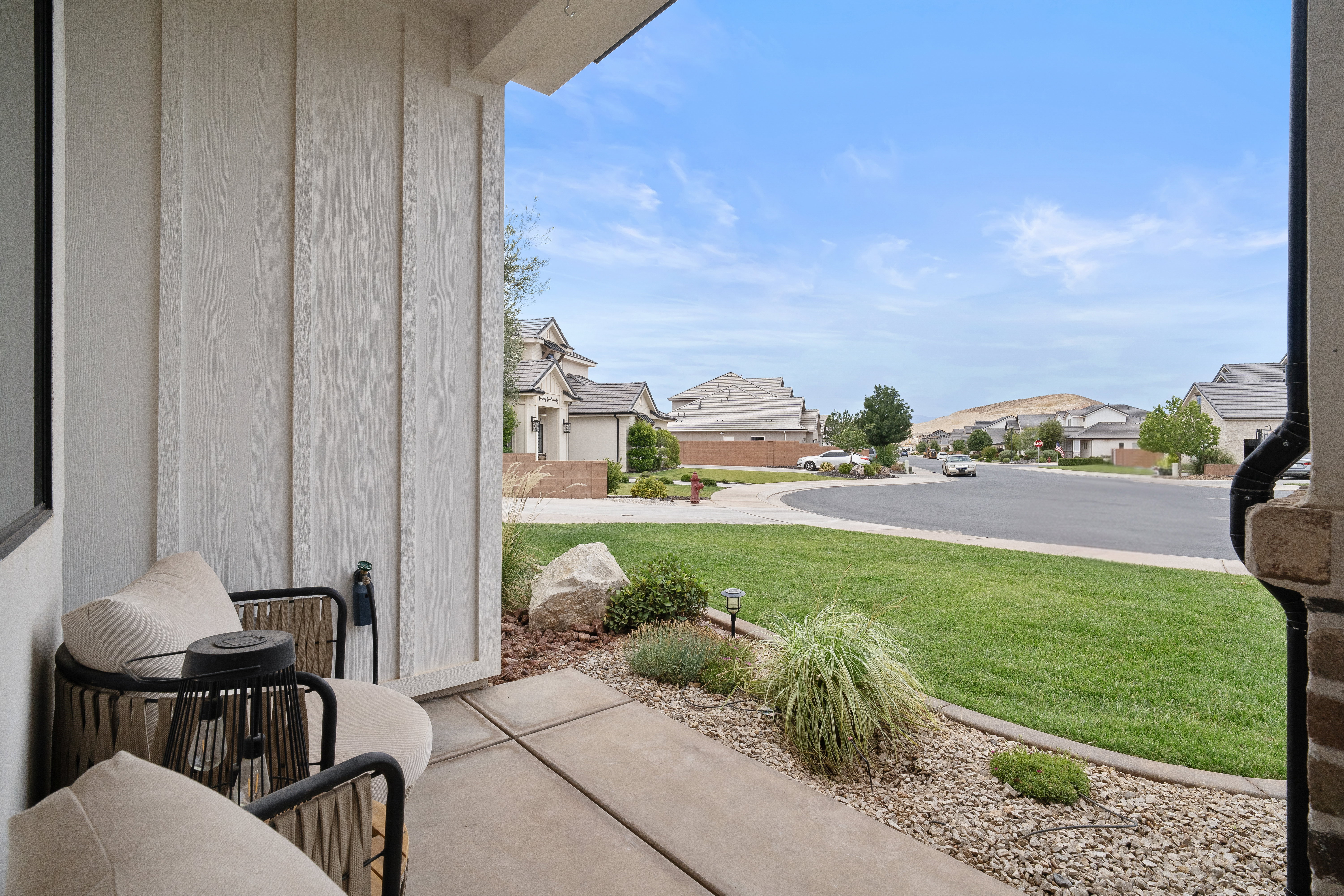 Covered patio with concrete flooring