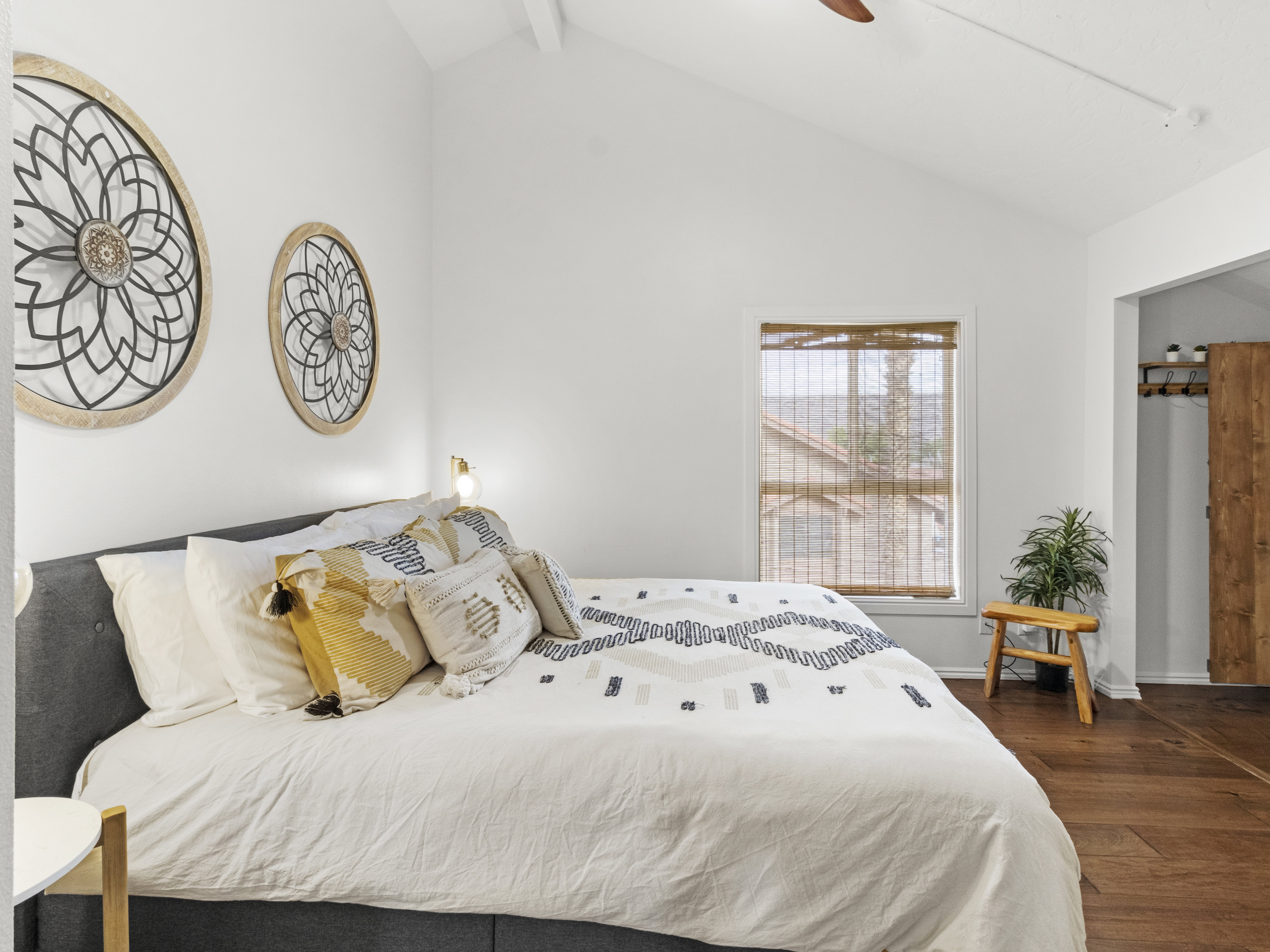 King size bed