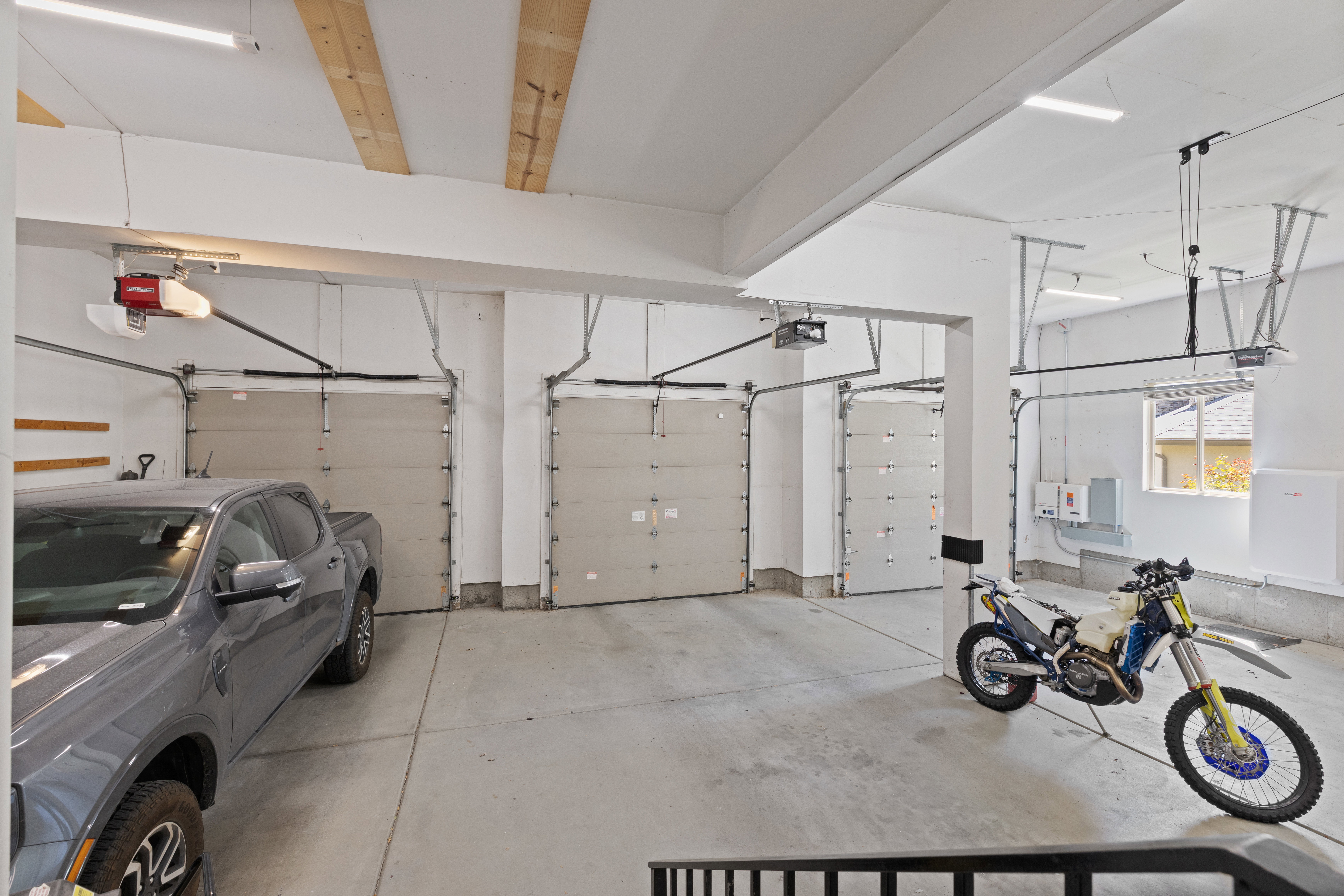 5 car garage