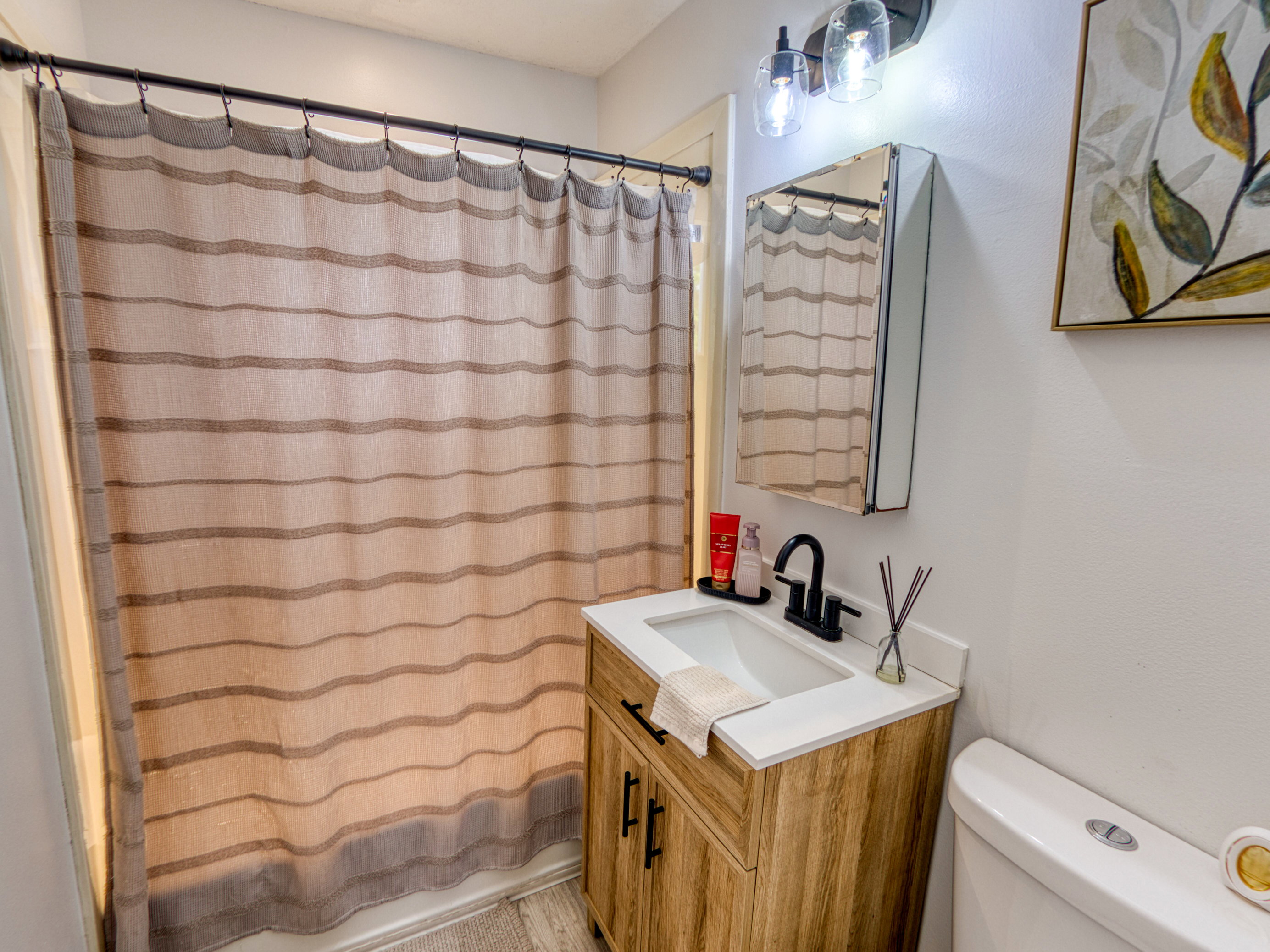 Full Bathroom
