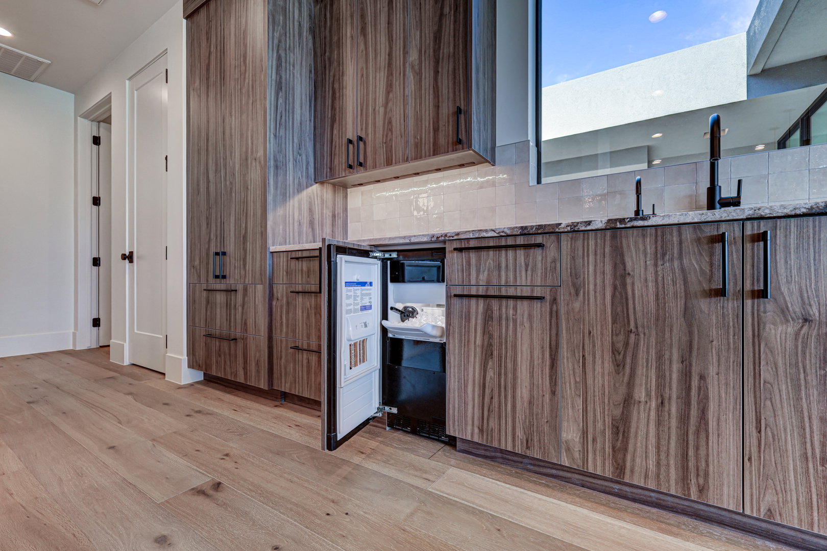 Icemaker
