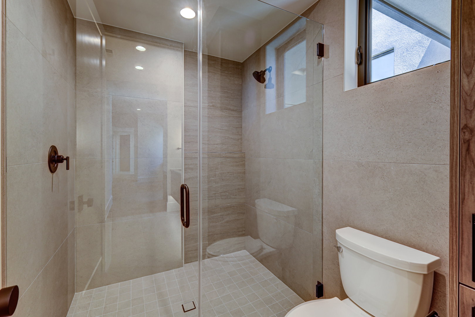 4th bathroom