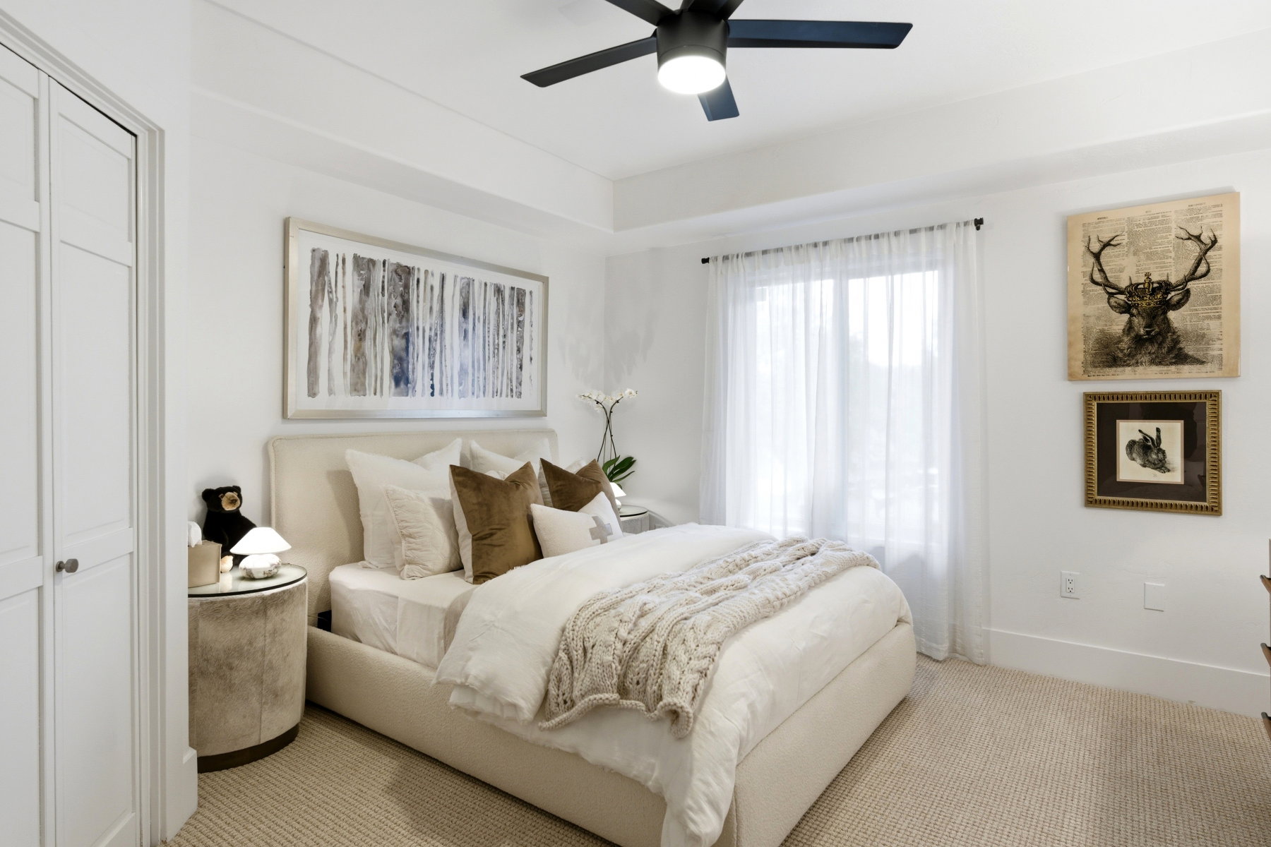 Recessed ceiling with a flush-mount ceiling fan and integrated lighting