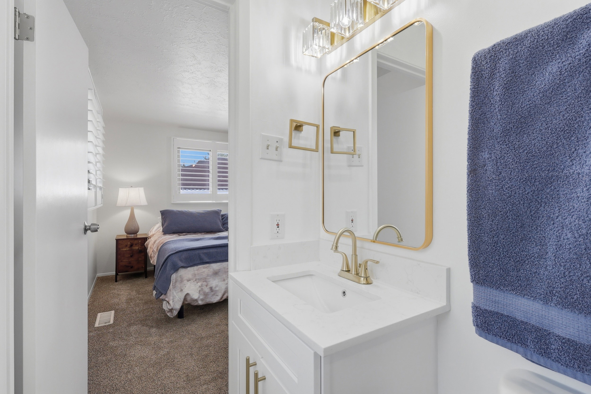 Ensuite bathroom, 1st floor
