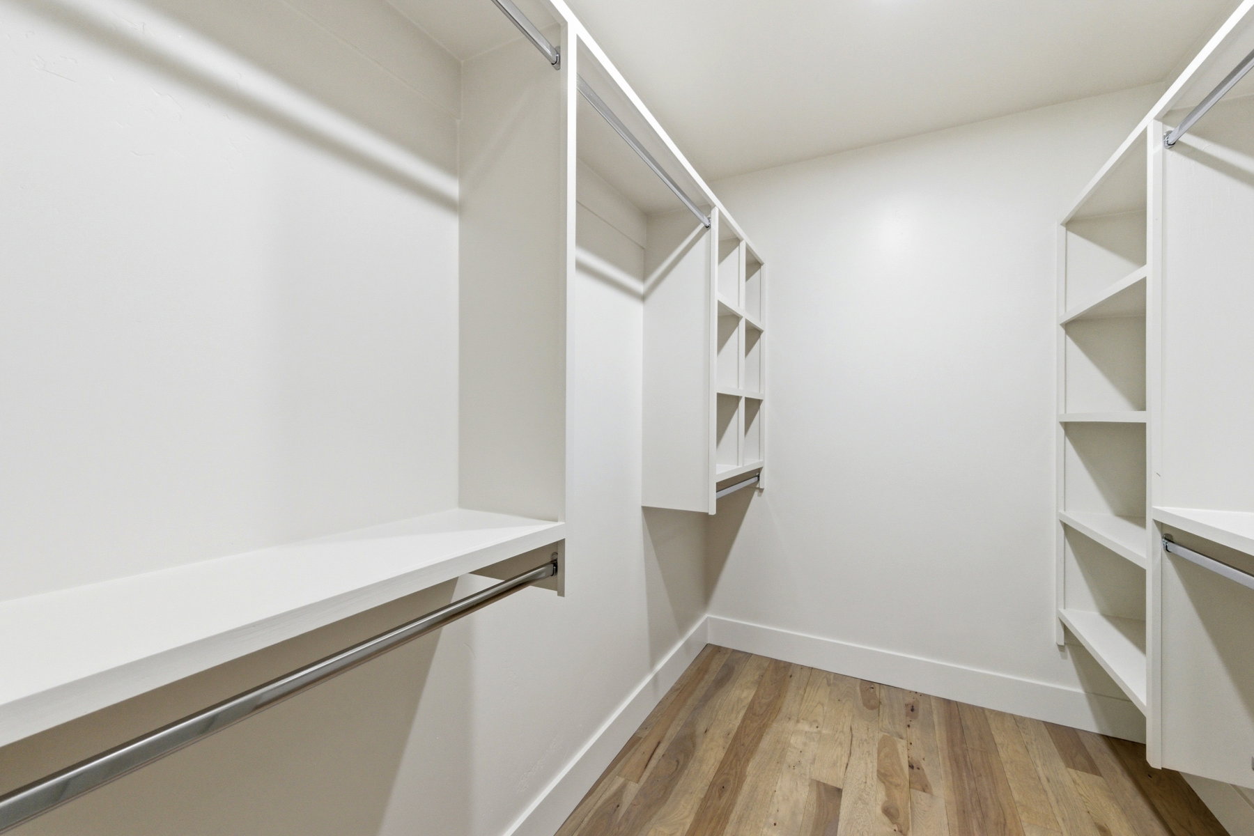 #2 Guest Suite. All Suites have Walk In Closets
