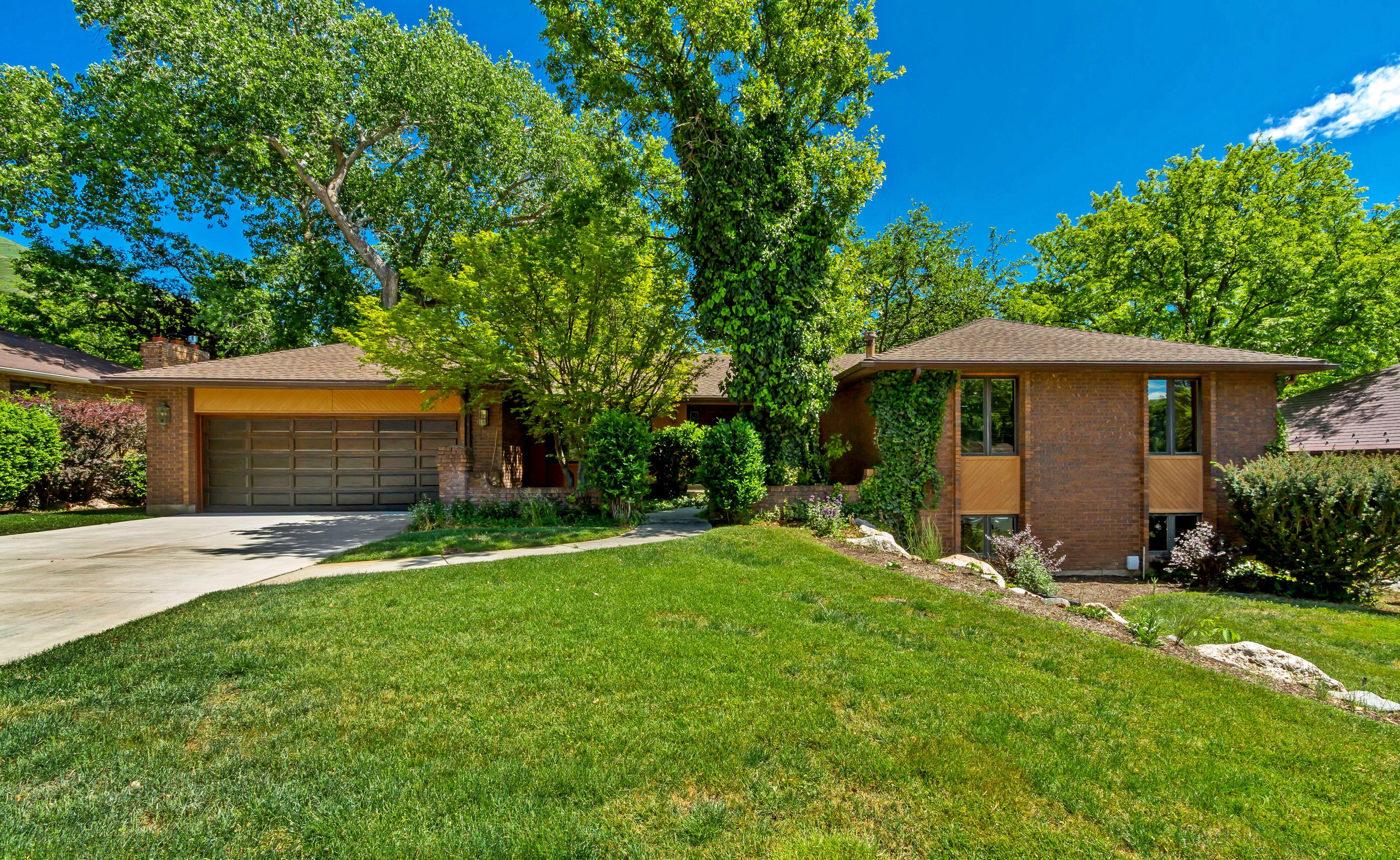 5126  AZTEC DR Ogden UT 84403