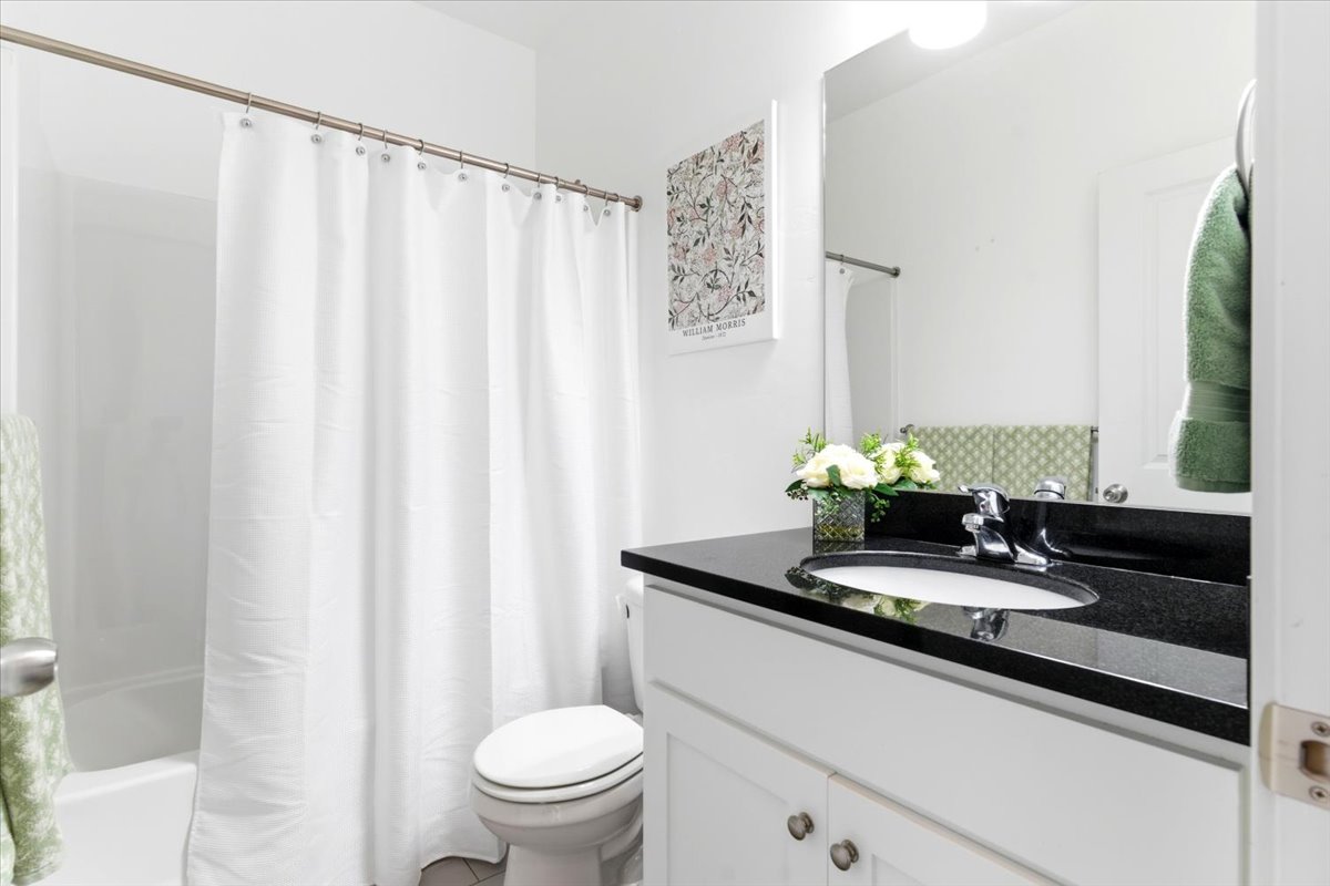 Main level full bathroom