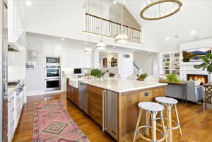 Spacious living area featuring an interior balcony