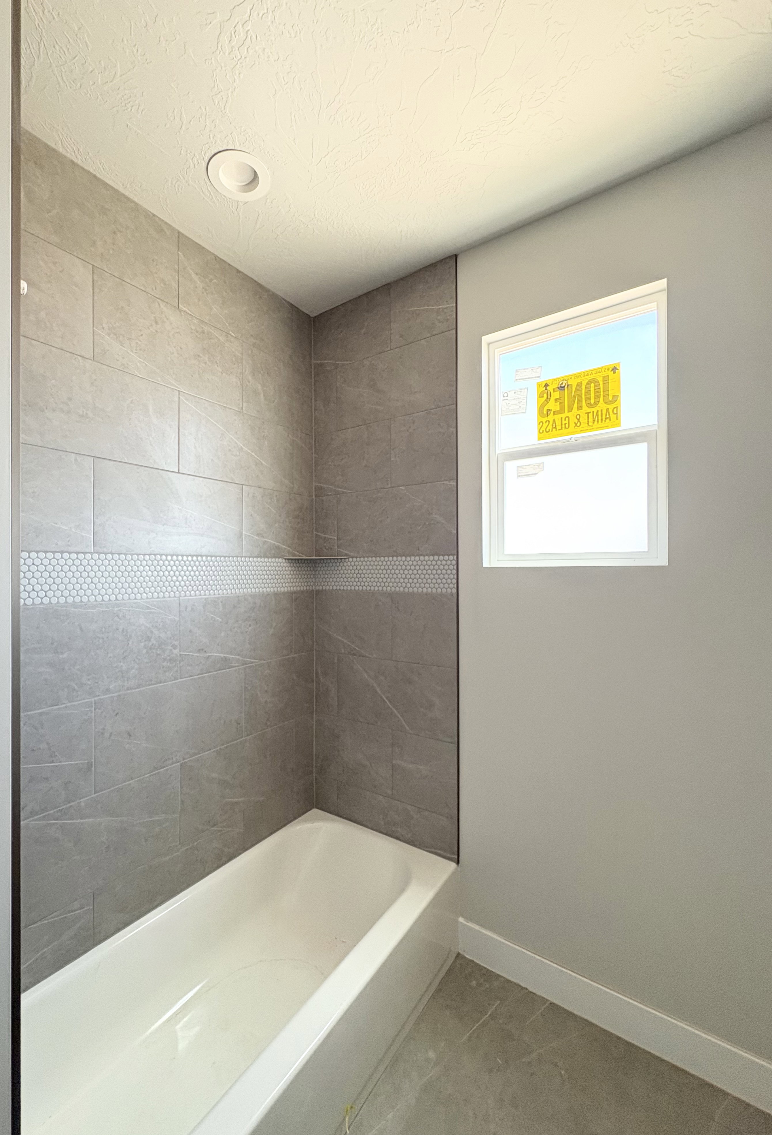 2nd floor hall bath