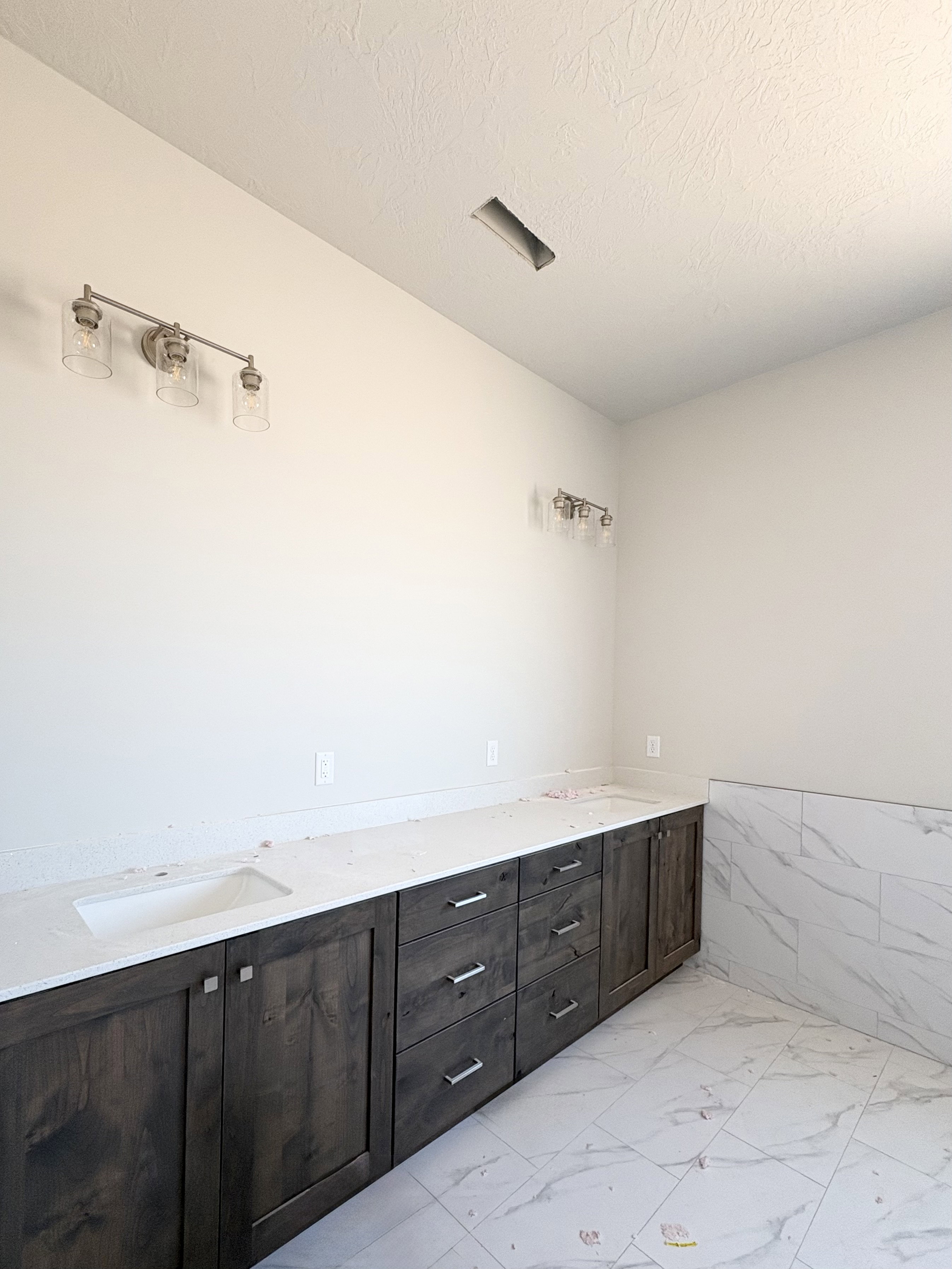 Main floor primary bath