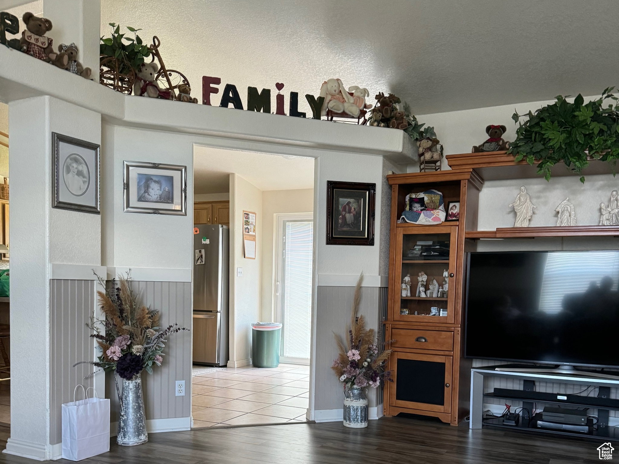 Wood-finish flooring throughout
