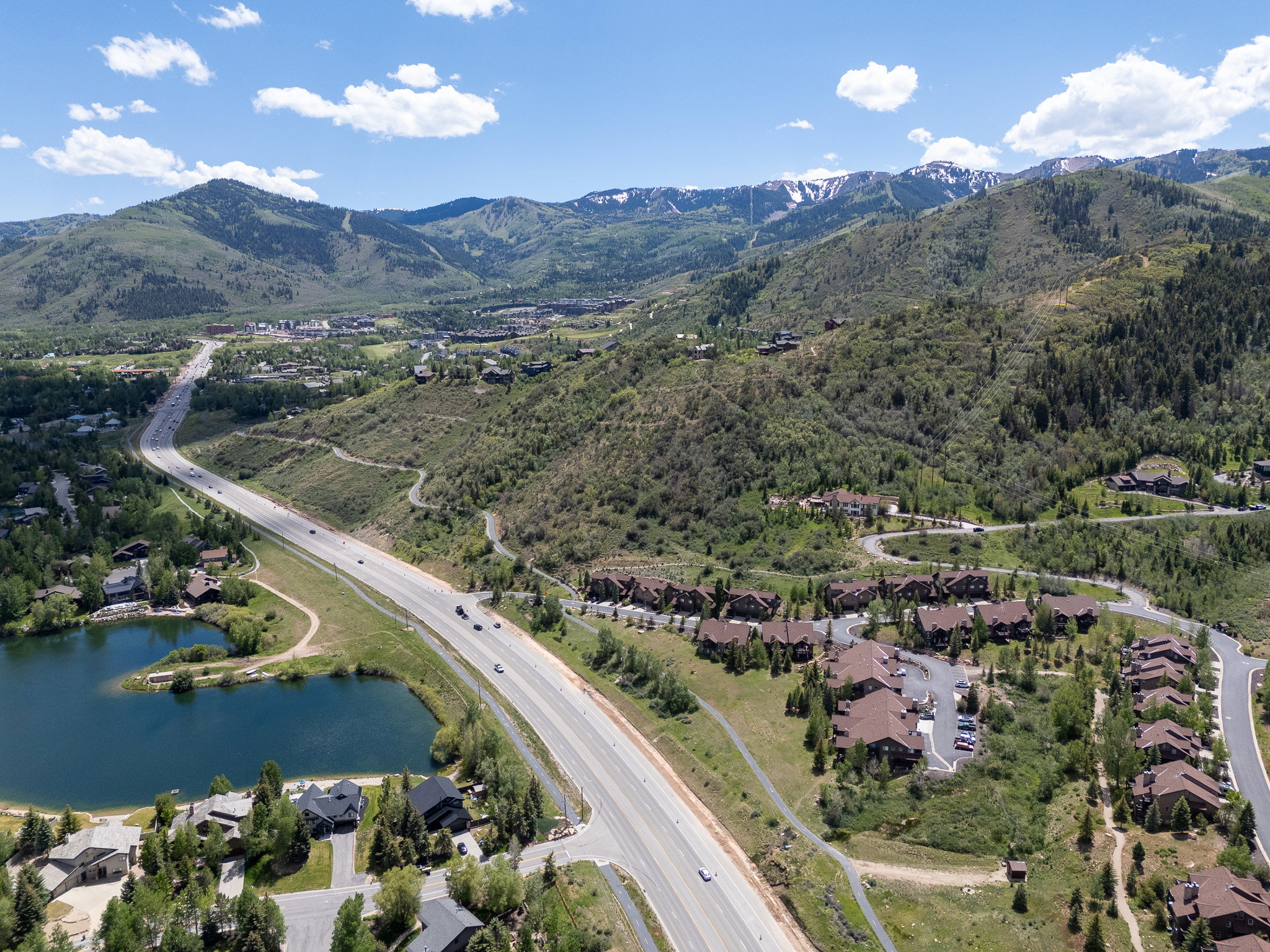 Area view of The Cove at Sun Peak and Silver Springs big lake.