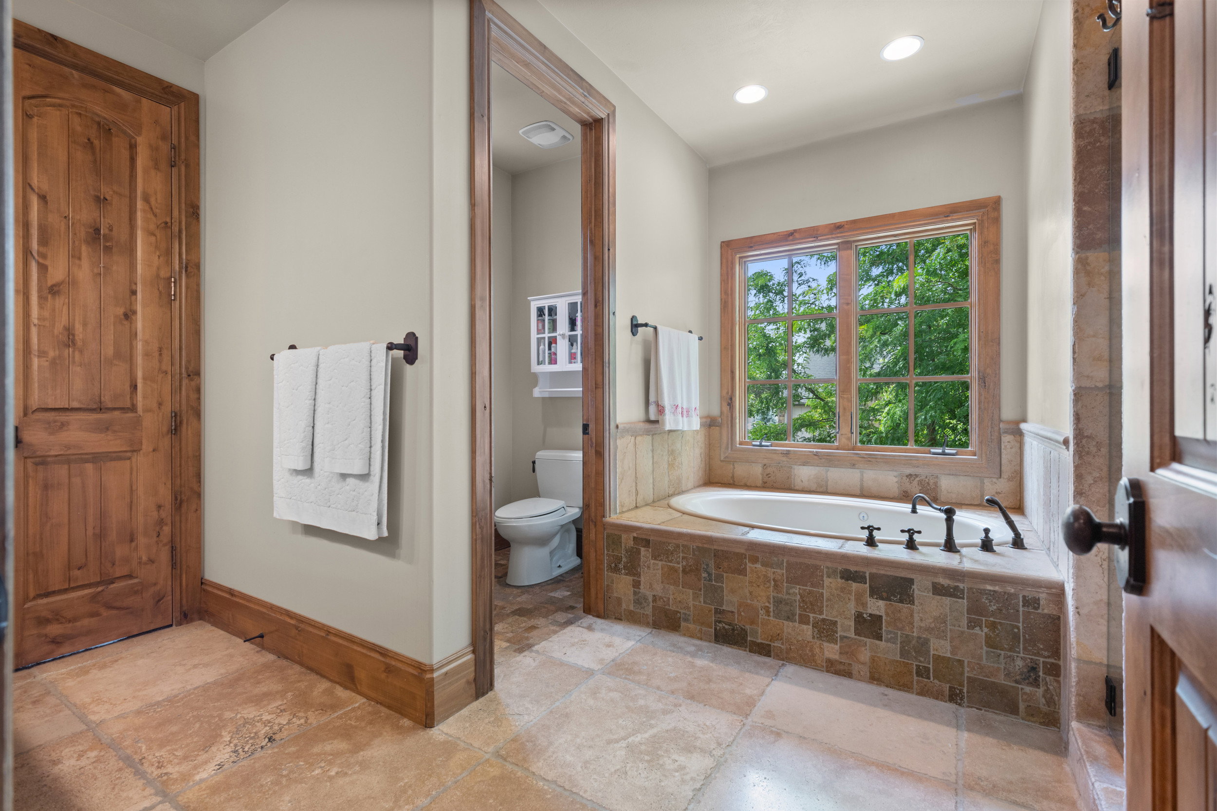 On-Suite with Separate Tub, Shower and Closet