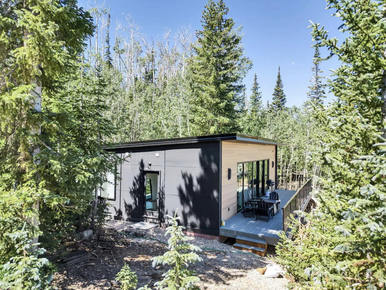 Outdoor structure