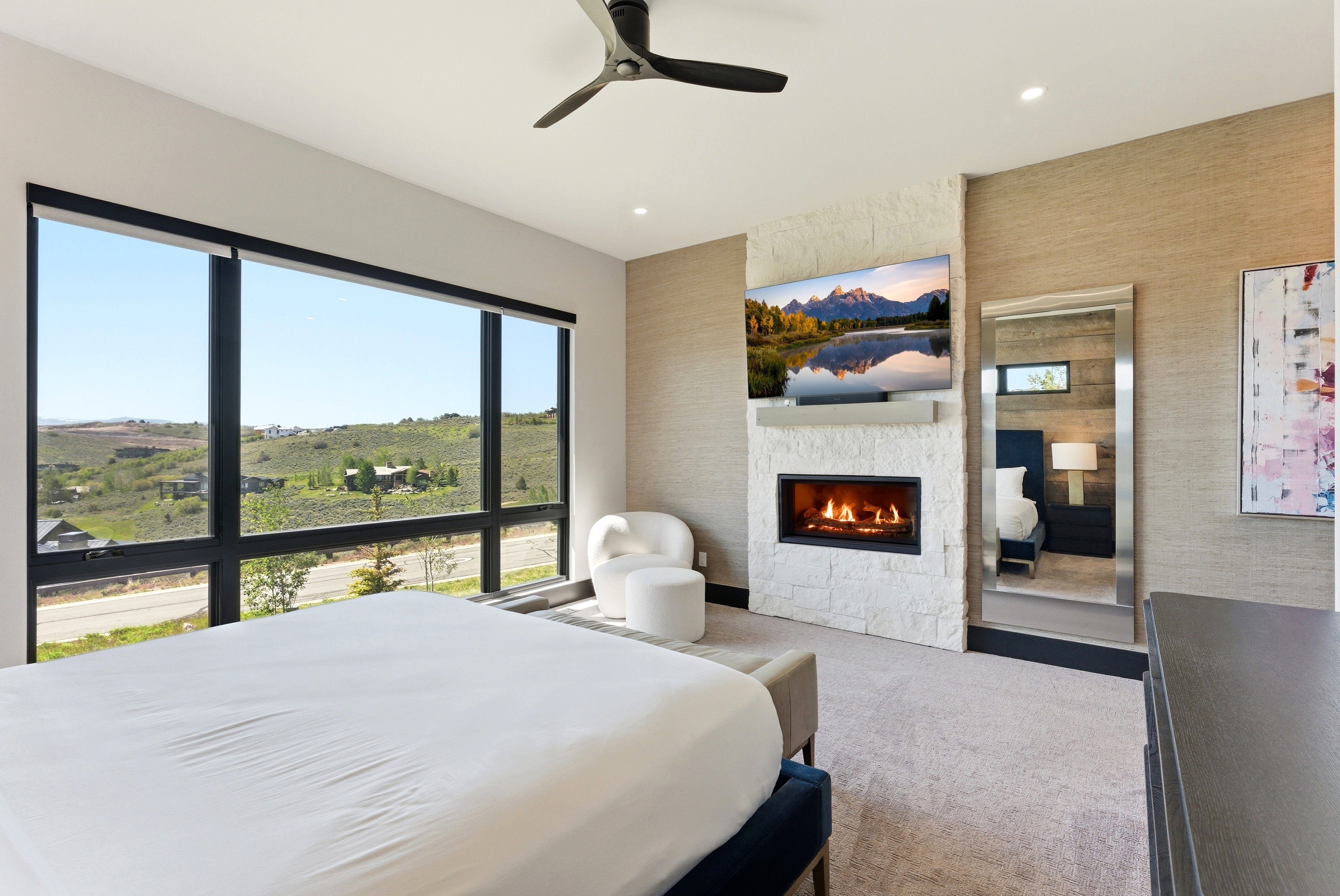 Floor-to-ceiling windows with expansive outdoor scenery