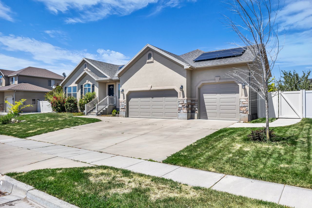 1368 W 2920 S Syracuse UT 84075