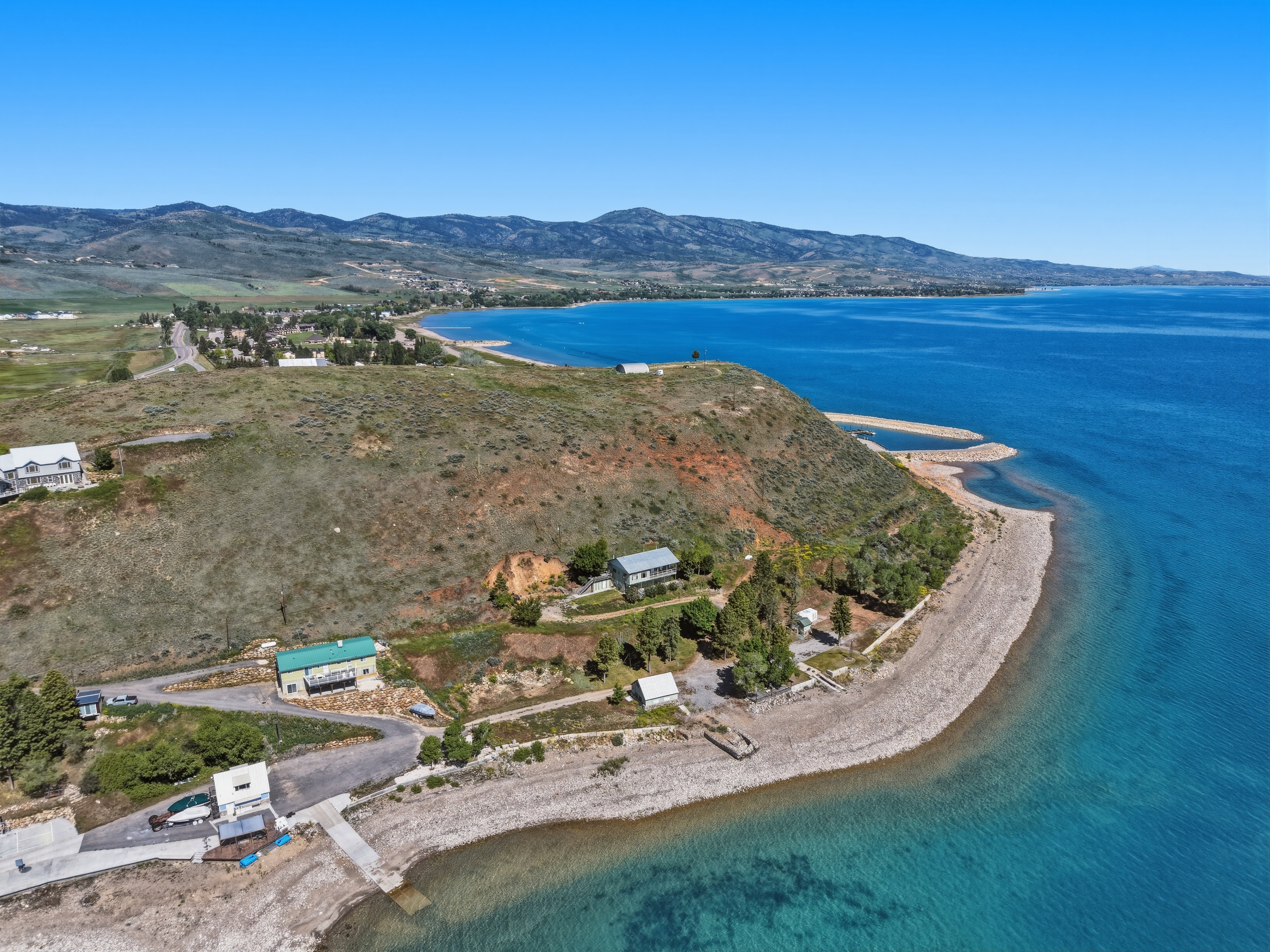 Expansive waterfront property with direct lake access