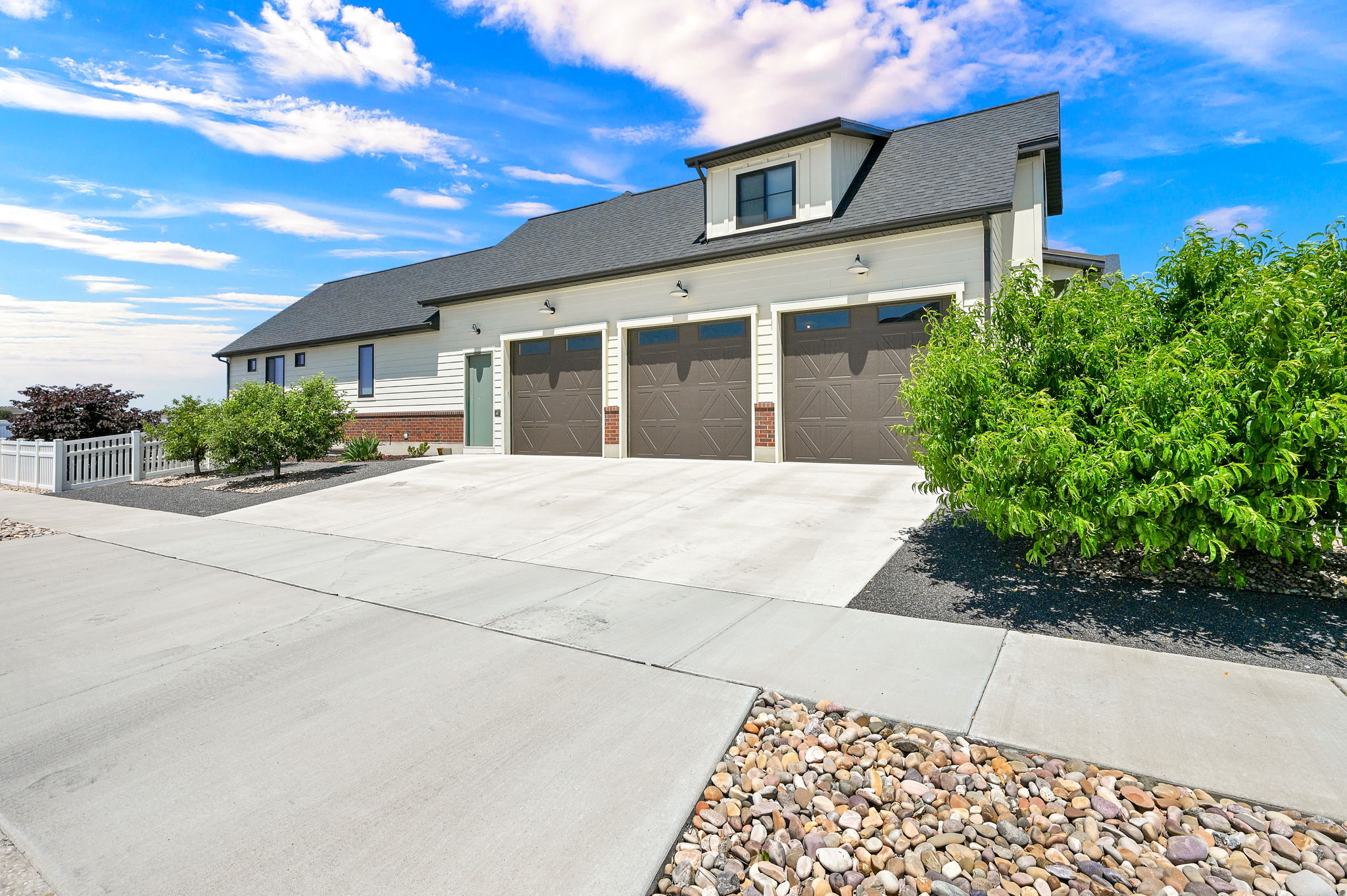 extra wide 3 car garage on a dead end street