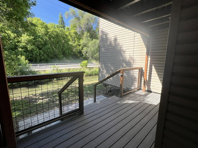 Lower deck