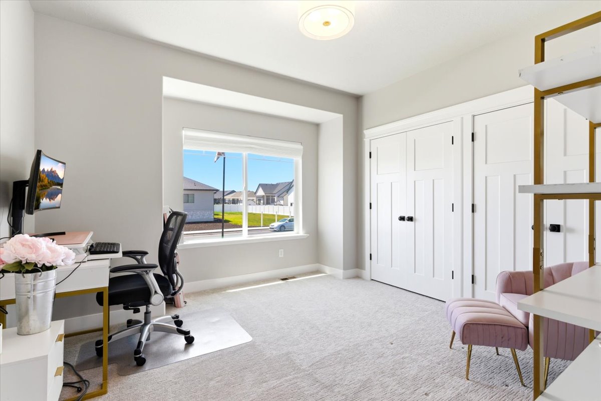 Front Bedroom/Office