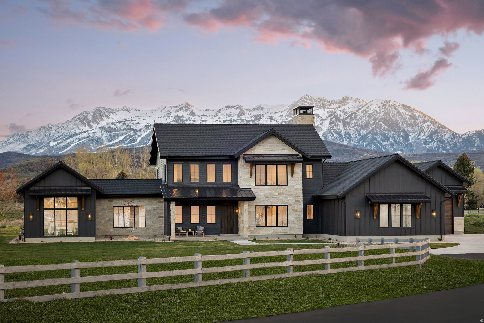 This home is in the heart of Huntsville with unobstructed views of Snowbasin Ski Resort.