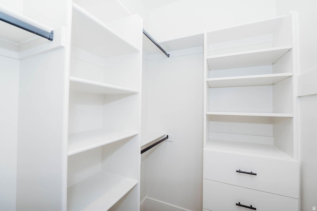 Walk in closet