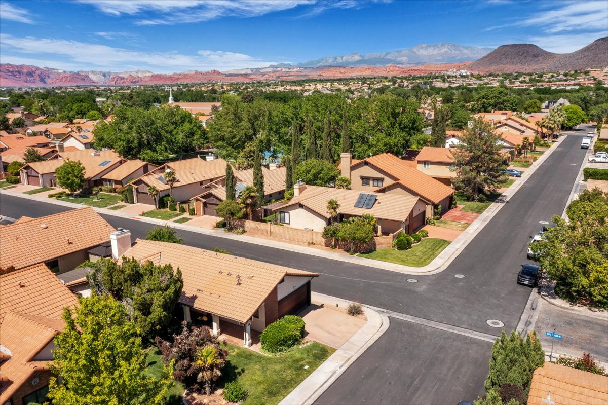 Aerial view - close proximity to amenities