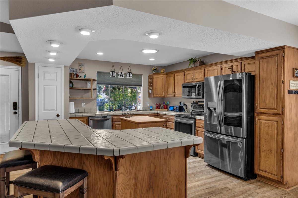 Kitchen - newer stainless appliances, refrigerator included