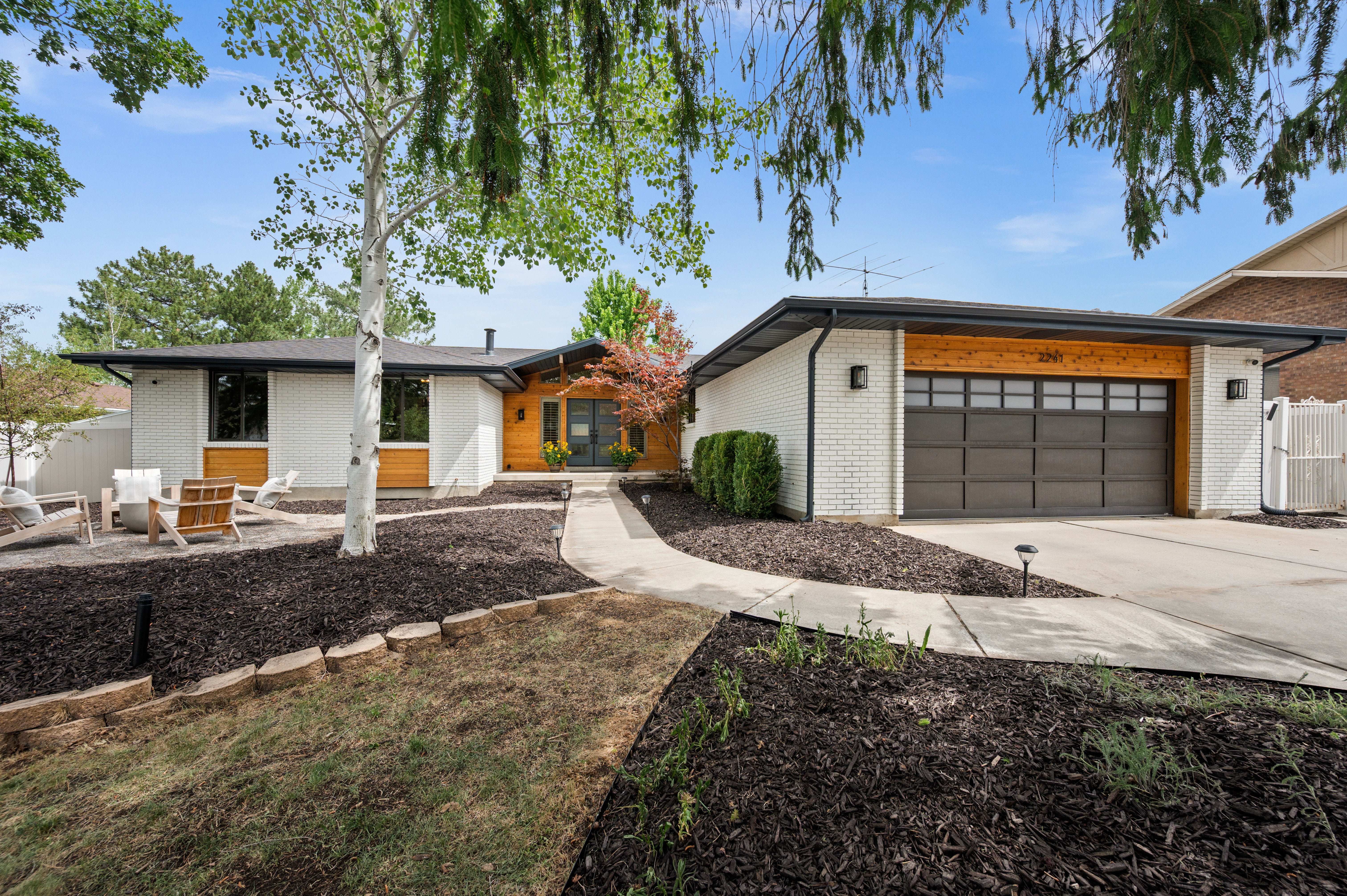 2241 E SOMERSET DR Cottonwood Heights UT 84121