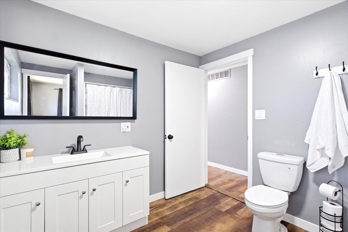 Jack-n-Jill bathroom to bedroom #1.