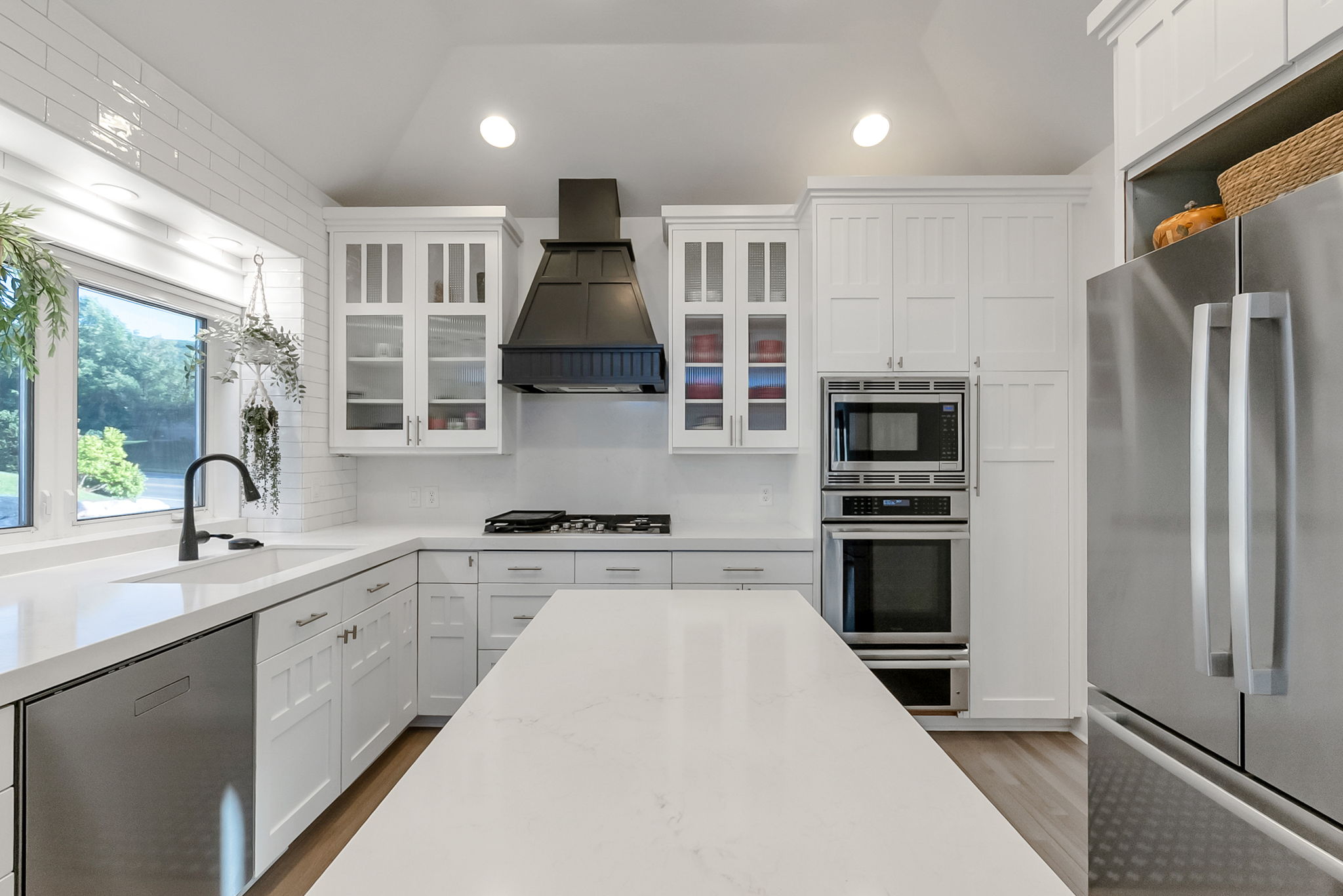 Remodeled Kitchen with all new appliances!