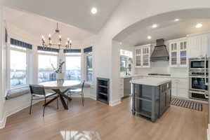 Breakfast nook!