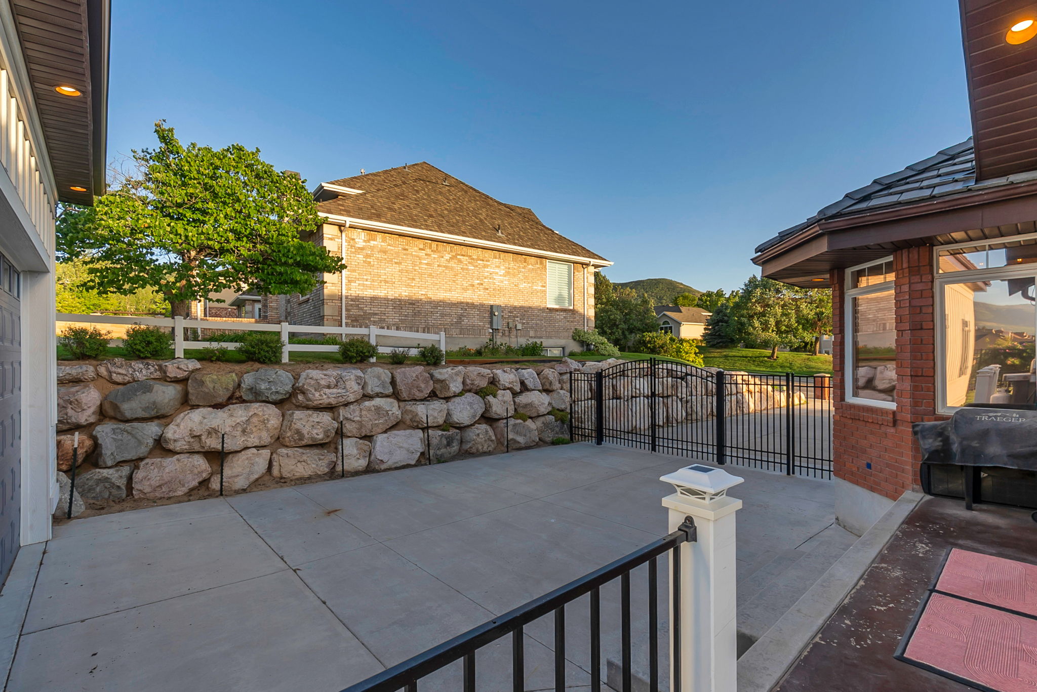 Gorgeous retaining wall with drainage