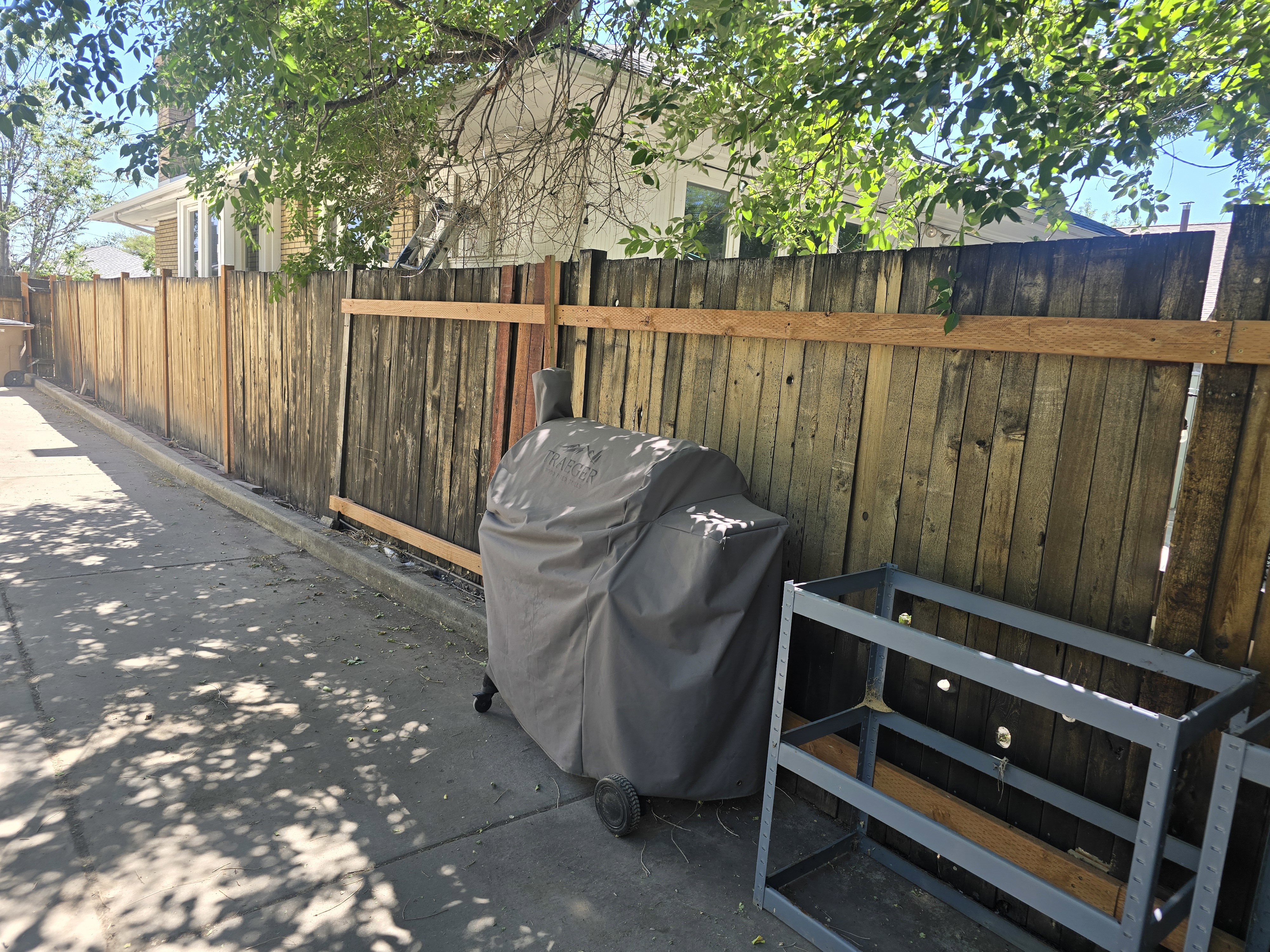 Wood privacy fence