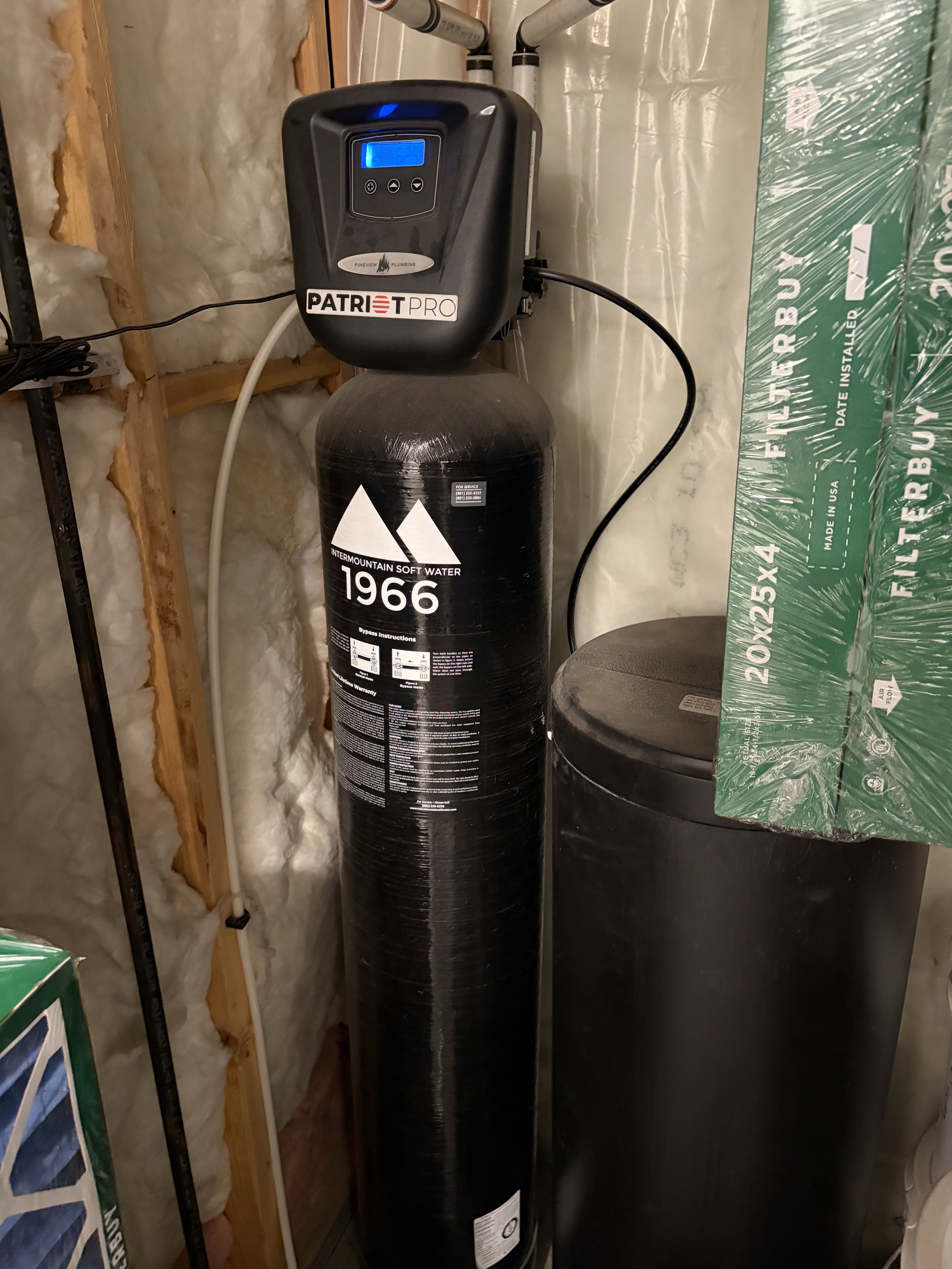 Water softening system with digital controls and accompanying brine tank